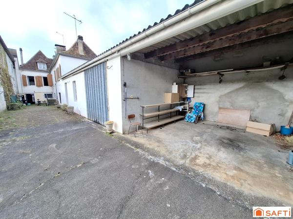 Immeuble à rénover, 230m2, 3 logements et local commercial