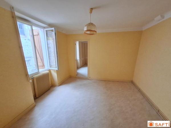 Immeuble à rénover, 230m2, 3 logements et local commercial