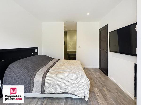 RIANS VILLA T7  200 M² AVEC PISCINE SUR  2200 M² CLOS