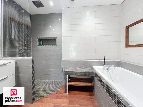 RIANS VILLA T7  200 M² AVEC PISCINE SUR  2200 M² CLOS