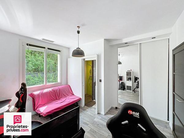 RIANS VILLA T7  200 M² AVEC PISCINE SUR  2200 M² CLOS