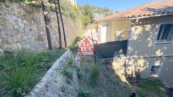 Villa jumelée avec garage à Grasse Grasse (06130)