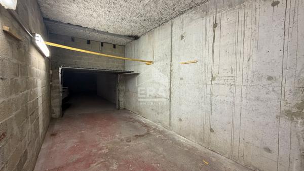 Location Parking / Box 30 m² à Talence - Secteur Forum