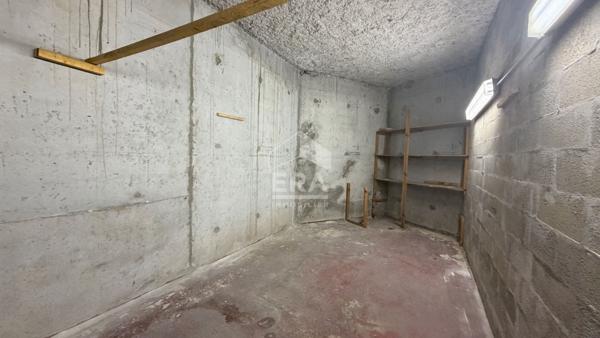 Location Parking / Box 30 m² à Talence - Secteur Forum