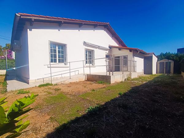 Frontignan (centre ville) - Maison T5 de plain-pied d'environ 103M² avec garage