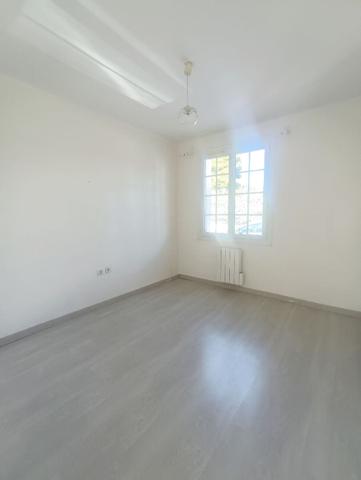 Frontignan (centre ville) - Maison T5 de plain-pied d'environ 103M² avec garage