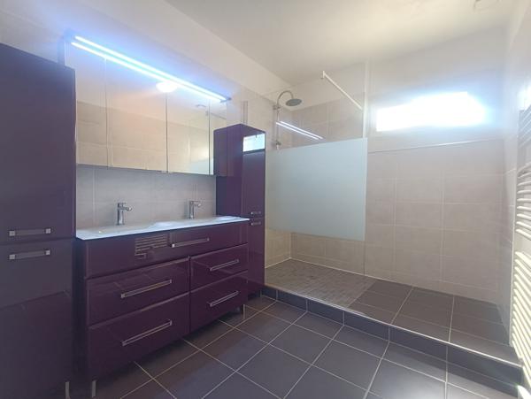 Frontignan (centre ville) - Maison T5 de plain-pied d'environ 103M² avec garage