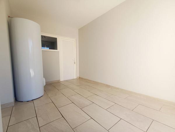 Frontignan (centre ville) - Maison T5 de plain-pied d'environ 103M² avec garage