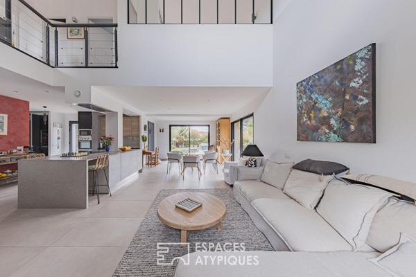 Architecture contemporaine singulière dans un cadre privilégié