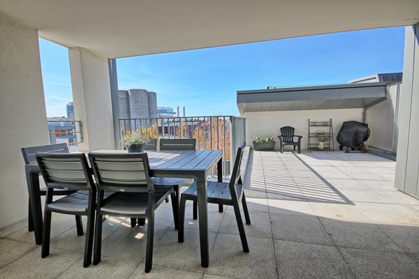 Bassins à flot, T2 de 47m² avec terrasse 30 m² plein sud, balcon et garage