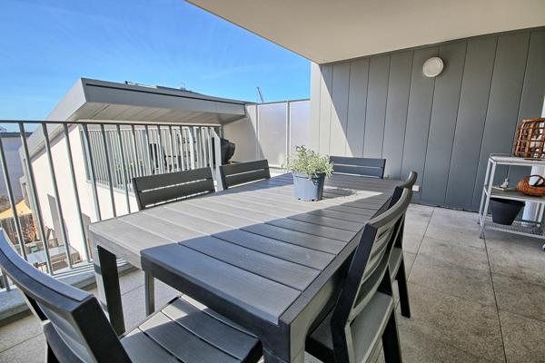 Bassins à flot, T2 de 47m² avec terrasse 30 m² plein sud, balcon et garage