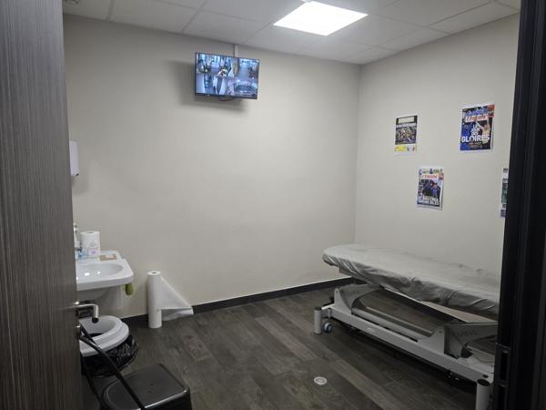 Local commercial en RDC idéalement situé rue André Philip à Villeurbanne