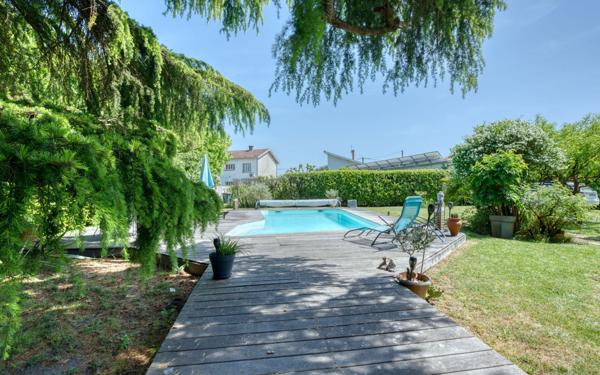 Maison à vendre    4 pièces • 150 m2 Pessac