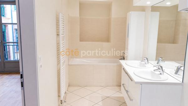 Location
                Appartement100 m² - 3 Pièces -
                    MONTAUBAN (82000)