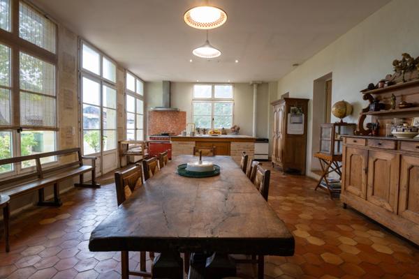 33830 BELIN-BÉLIET - ENTRE BORDEAUX ET ARCACHON - MAGNIFIQUE DEMEURE DU XVIIIe SIECLE DEBUT XIXe DE 450 M² - 12 PIÈCES, 8 CHAMBRES - RENOVATION RÉCENTE - GRAND TERRAIN ARBORÉ