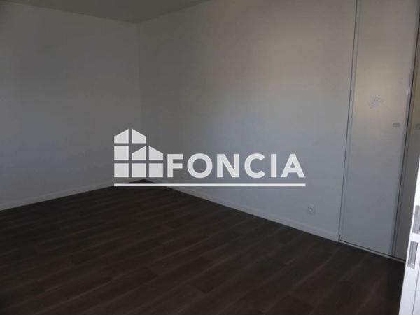 Location Appartement 2 pièces 40.13 m² - 120 RUE PIERRE BROSSOLETTE Sarcelles 95200