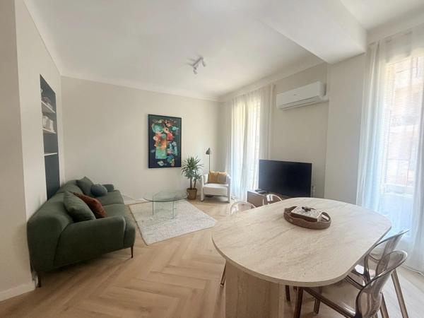 Location                                                      Appartement
                        
                     3 pièces                      58 m2                     à Nice