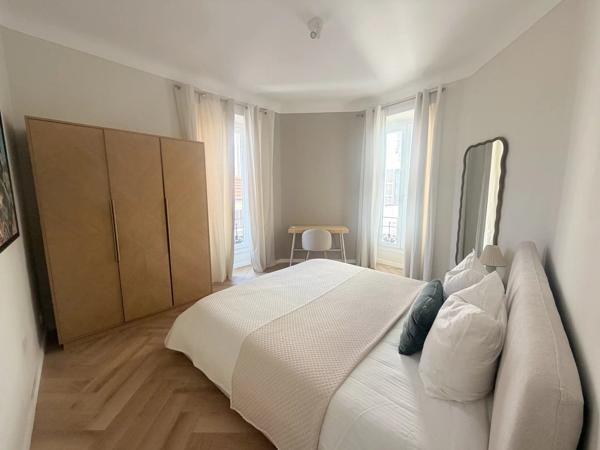 Location                                                      Appartement
                        
                     3 pièces                      58 m2                     à Nice