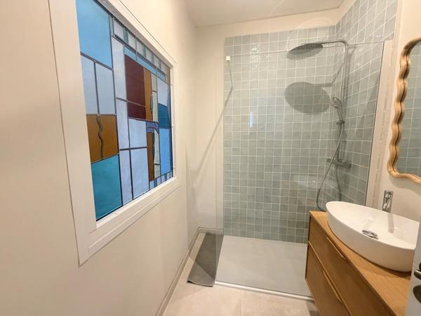 Location                                                      Appartement
                        
                     3 pièces                      58 m2                     à Nice