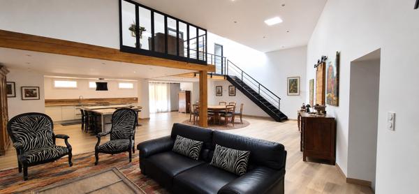 LOFT D’EXCEPTION AVEC GARAGE AU CŒUR DE POLLESTRES