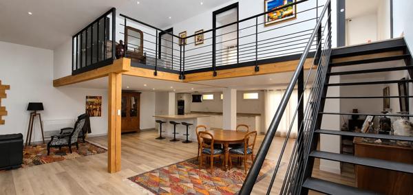 LOFT D’EXCEPTION AVEC GARAGE AU CŒUR DE POLLESTRES
