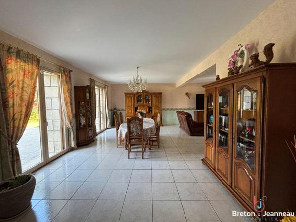 Propriété à Soulgé sur Ouette