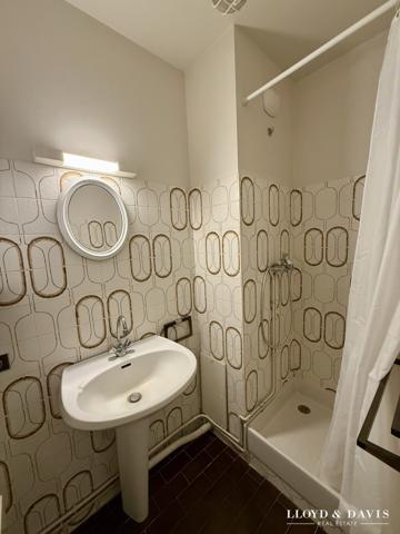 Versailles Notre-Dame – Appartement familial traversant avec balcon plein sud