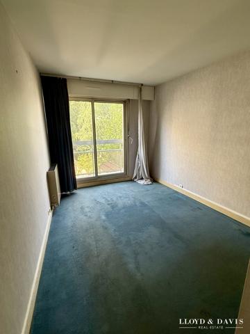 Versailles Notre-Dame – Appartement familial traversant avec balcon plein sud