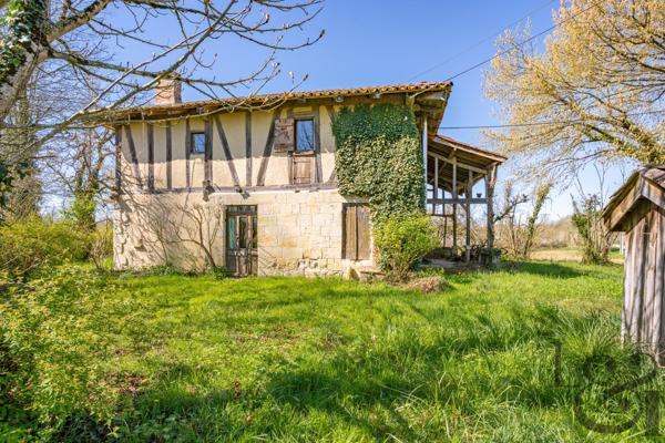 Secteur Tombeboeuf exceptionnelle maison restaurée du 16 ème (à empilage)