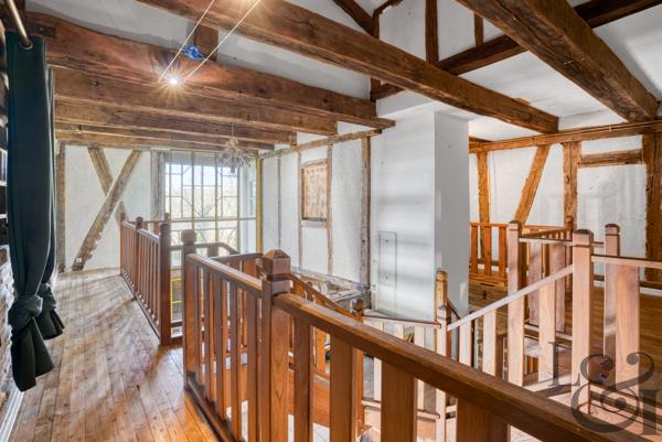 Secteur Tombeboeuf exceptionnelle maison restaurée du 16 ème (à empilage)