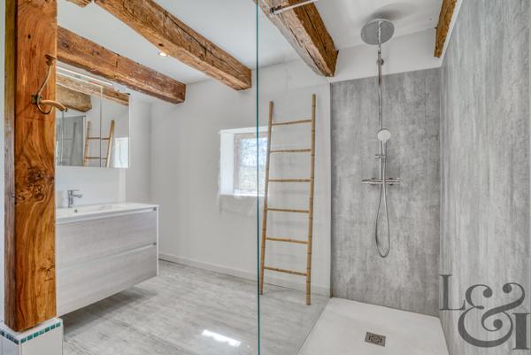 Secteur Tombeboeuf exceptionnelle maison restaurée du 16 ème (à empilage)