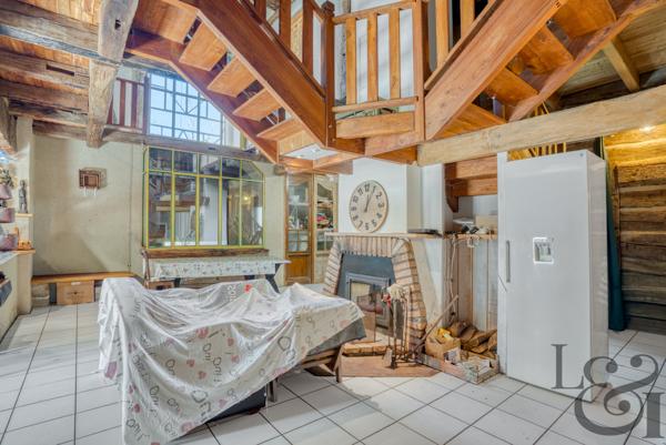 Secteur Tombeboeuf exceptionnelle maison restaurée du 16 ème (à empilage)