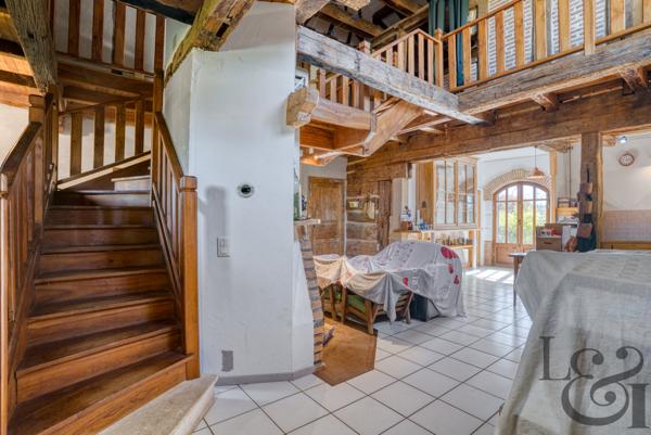 Secteur Tombeboeuf exceptionnelle maison restaurée du 16 ème (à empilage)