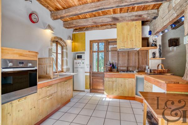 Secteur Tombeboeuf exceptionnelle maison restaurée du 16 ème (à empilage)