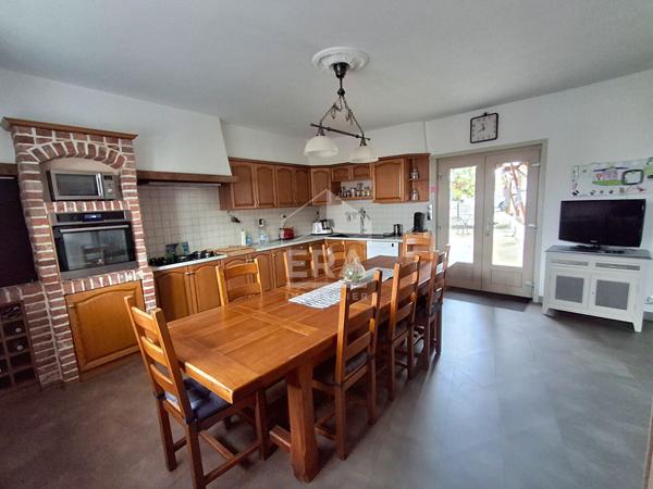 Maison de famille style corps de ferme Leforest 8 pièce(s) 205 m2