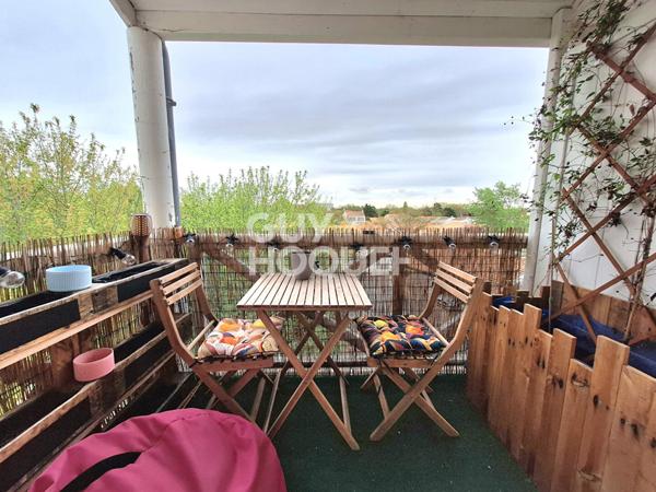 Très bel appartement T2 à Aytré - Dernier étage avec balcon et parking couvert.