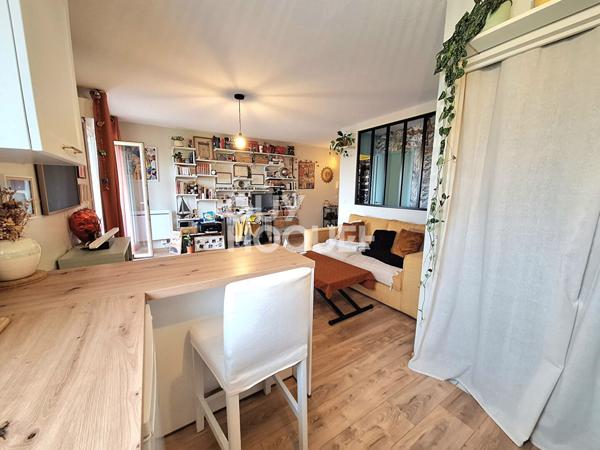 Très bel appartement T2 à Aytré - Dernier étage avec balcon et parking couvert.