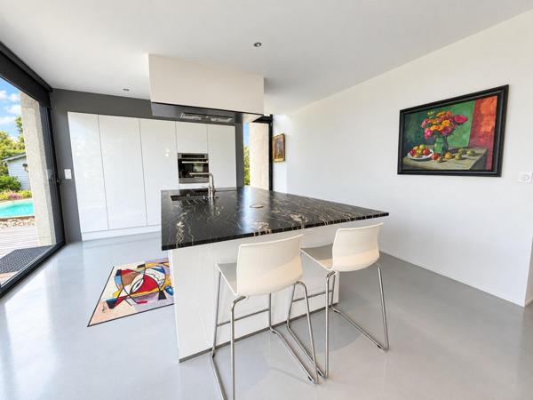 Maison d’architecte, lumineuse et soignée