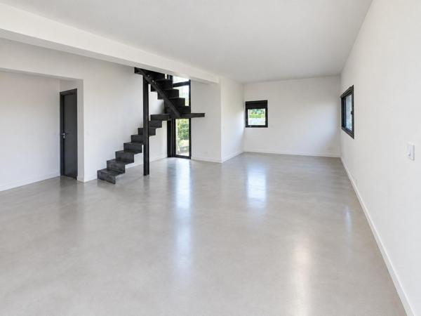 Maison d’architecte, lumineuse et soignée