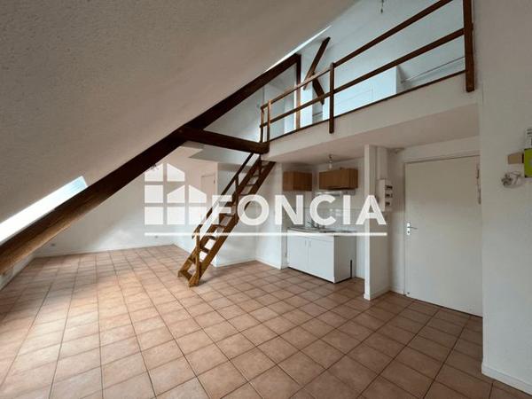 Location Appartement 2 pièces 37.3 m² - 3 RUE DU 11 NOVEMBRE La Suze Sur Sarthe 72210