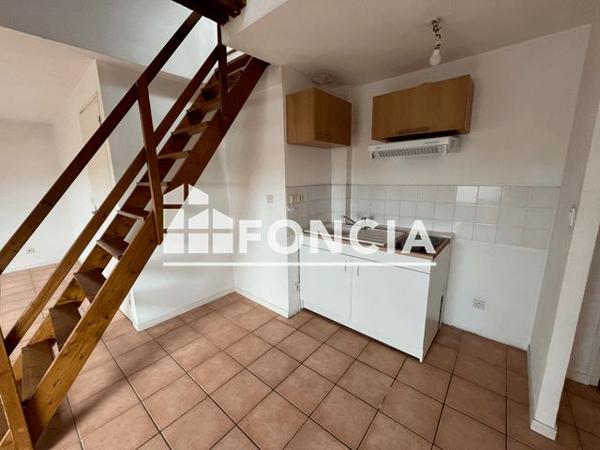 Location Appartement 2 pièces 37.3 m² - 3 RUE DU 11 NOVEMBRE La Suze Sur Sarthe 72210