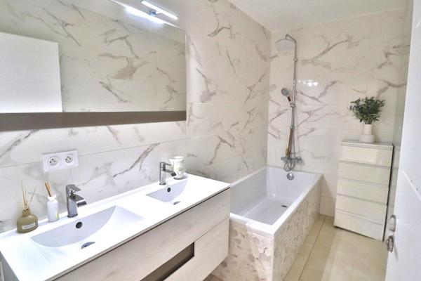 Villa  5 pièce(s) 120 m2 avec grande terrasse de 120m²