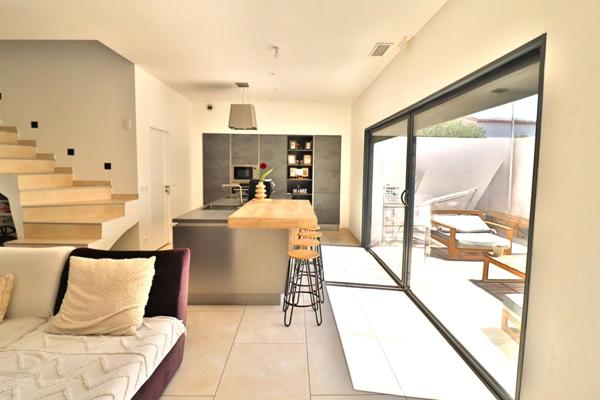 Villa  5 pièce(s) 120 m2 avec grande terrasse de 120m²