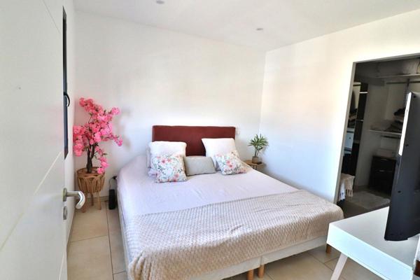 Villa  5 pièce(s) 120 m2 avec grande terrasse de 120m²
