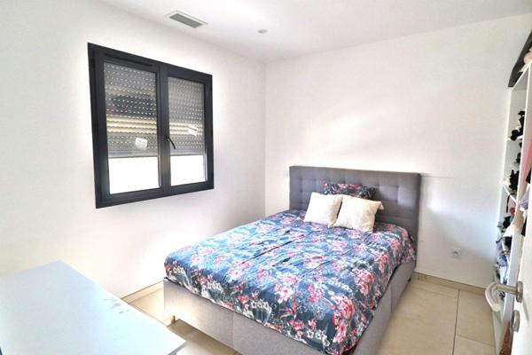 Villa  5 pièce(s) 120 m2 avec grande terrasse de 120m²
