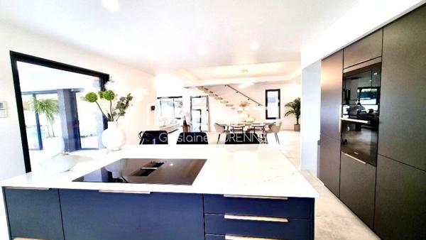 Superbe contenporaine de 220m2 avec piscine