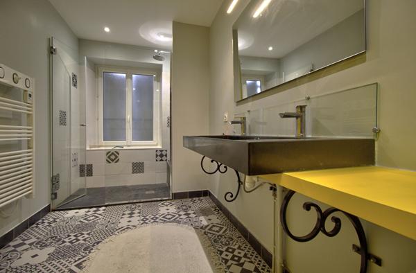 AGEN HYPER CENTRE - Appartement entièrement rénové de 147m² avec garage et cave en coeur de ville quartier CARNOT.