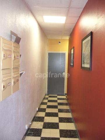 Dpt Nord (59), à vendre ROUBAIX immeuble rapport mixte commerce-bureau-appartement 11 pièces , 207m²