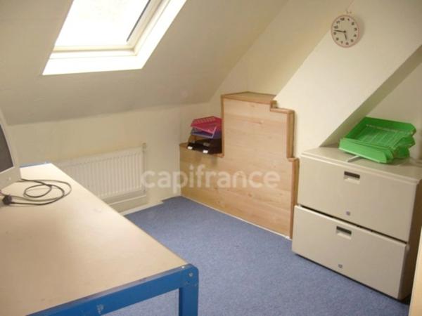 Dpt Nord (59), à vendre ROUBAIX immeuble rapport mixte commerce-bureau-appartement 11 pièces , 207m²