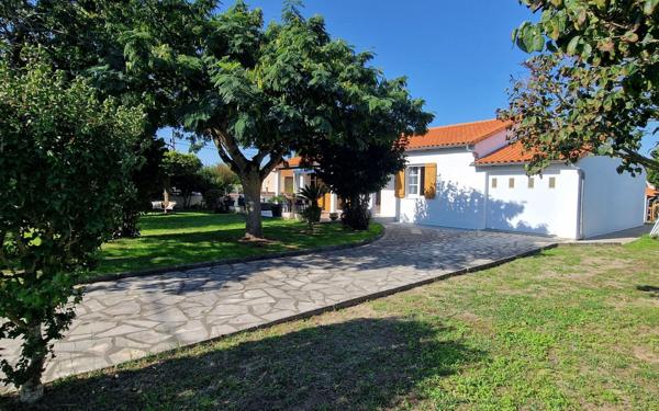 Maison à vendre    4 pièces •  Port-des-Barques